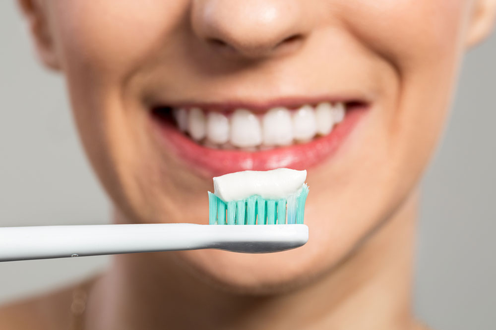 Teeth Whitening Tips to Try at Home